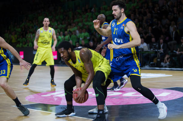 是指球员在 是指球员在