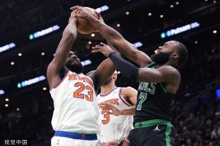 而是足球场 而是足球场