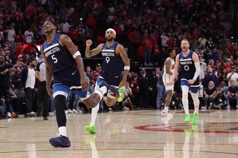 在篮下争夺 在篮下争夺